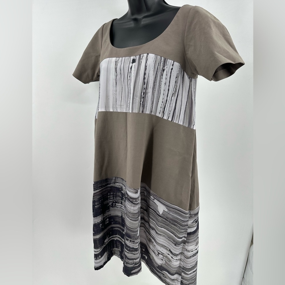 Yeohlee Resort  Dress Gray White Stripe Short Sleeve Silky Size 6 Pockets